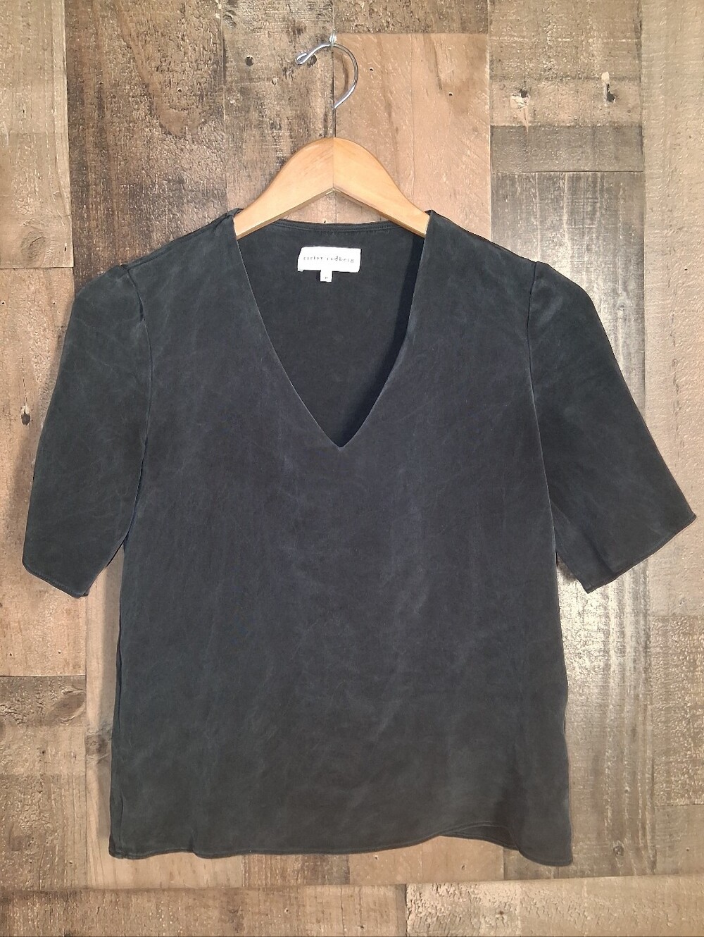 Carley Rydberg 100% Silk Blqck V Neck Top Size 0 Womens